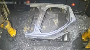 LCR04 Karbonlu Çelik Kesimi için 3B Robotik Lazer Kesme Kafası